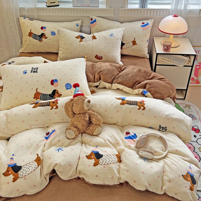 91家纺网 家纺一手货源 找家纺 维娜斯家纺 2025新款牛奶绒印花四件套加厚保暖 欢度节日