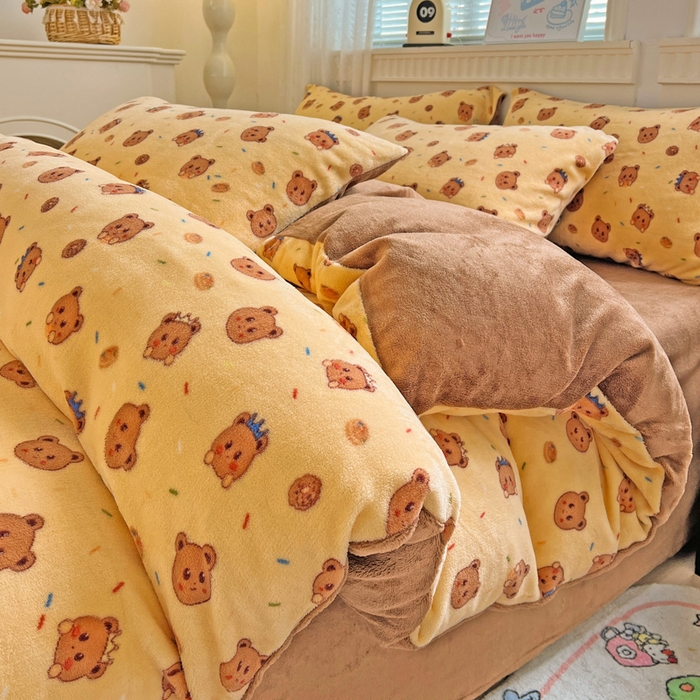 91家纺网 家纺一手货源 找家纺 维娜斯家纺 2025新款牛奶绒印花四件套加厚保暖 小熊梦梦