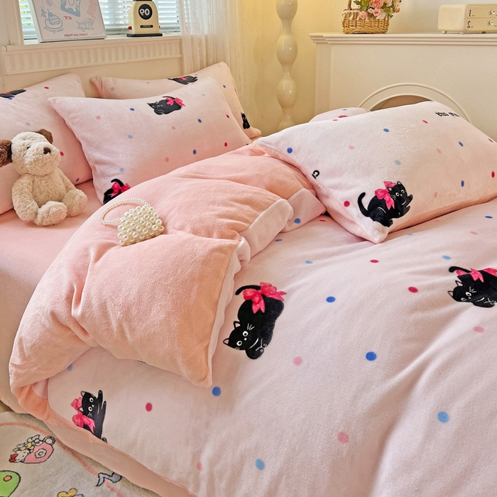 91家纺网 家纺一手货源 找家纺 维娜斯家纺 2025新款牛奶绒印花四件套加厚保暖 可爱猫咪