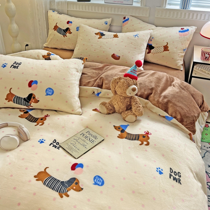 91家纺网 家纺一手货源 找家纺 维娜斯家纺 2025新款牛奶绒印花四件套加厚保暖 欢度节日