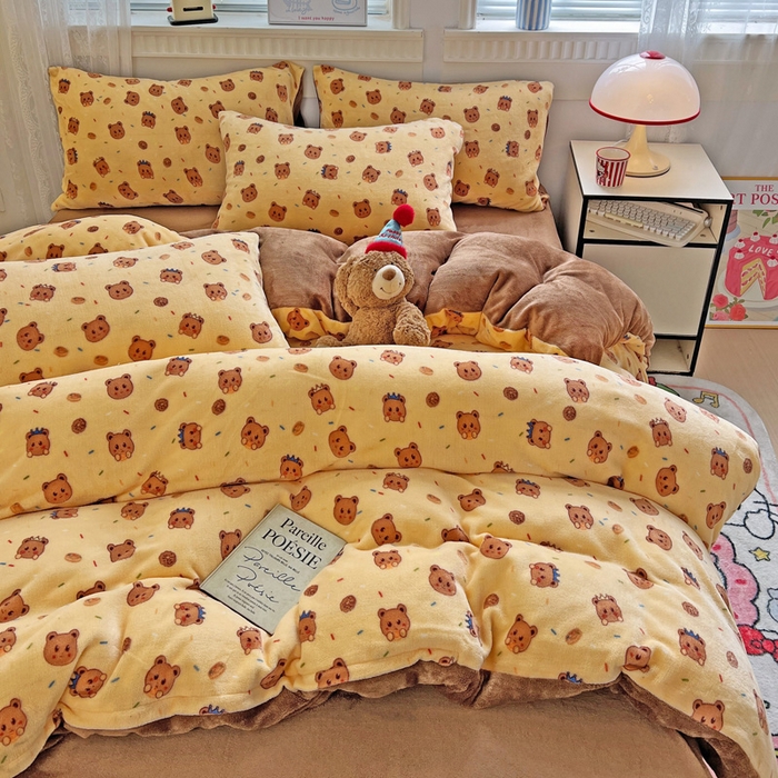 91家纺网 家纺一手货源 找家纺 维娜斯家纺 2025新款牛奶绒印花四件套加厚保暖 小熊梦梦