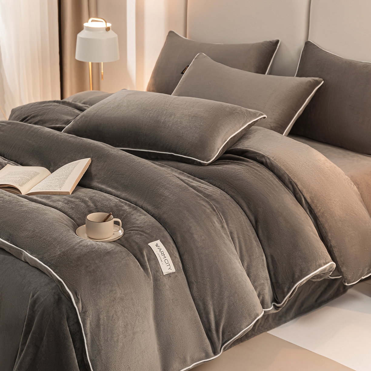 91家纺网 家纺一手货源 找家纺 吾诺家居 吾诺 2025 撞色边滚绳款牛奶绒四件套麻绳牛奶绒四件套 - 浅爱系列 深灰