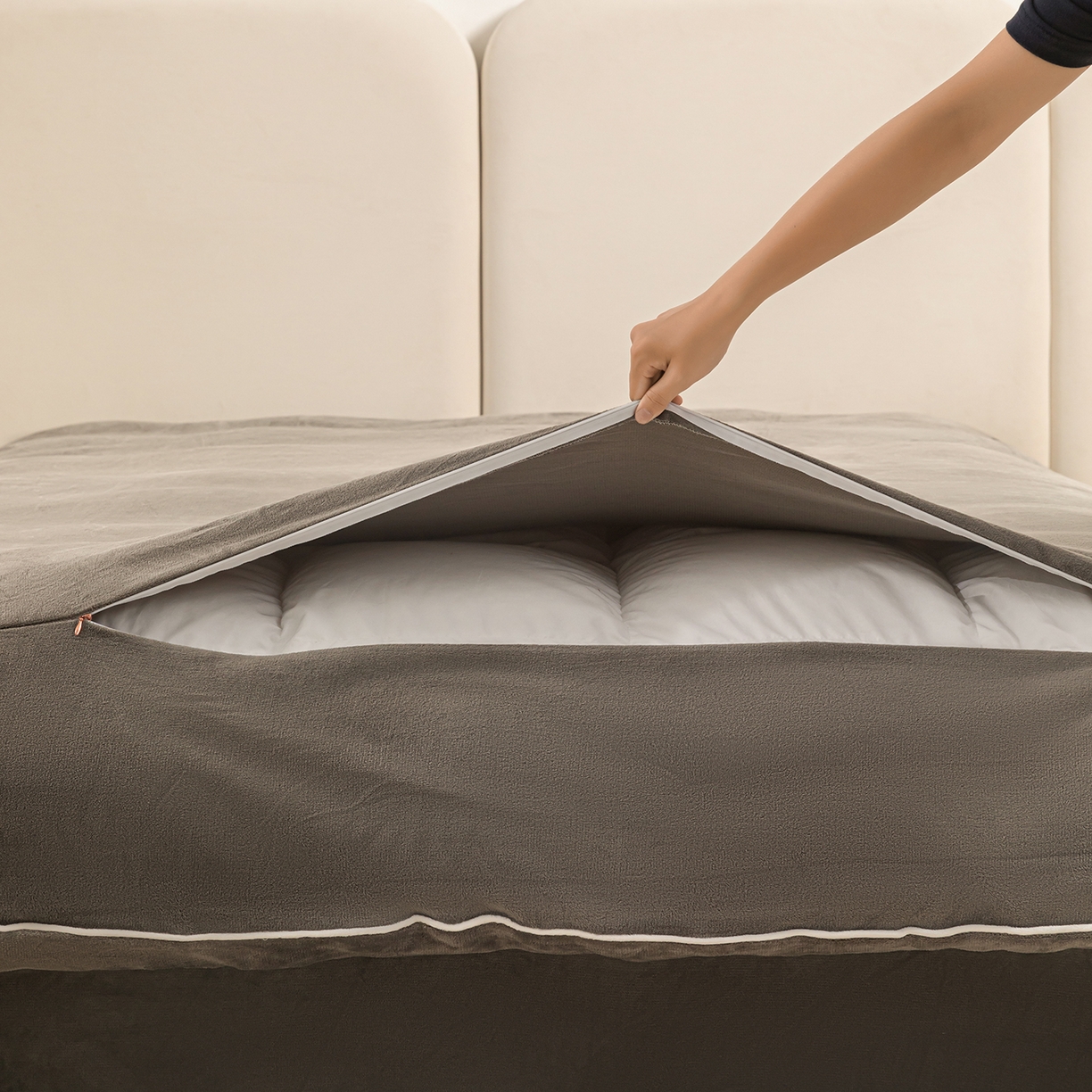 91家纺网 家纺一手货源 找家纺 吾诺家居 吾诺 2025 撞色边滚绳款牛奶绒四件套麻绳牛奶绒四件套 - 浅爱系列 深灰