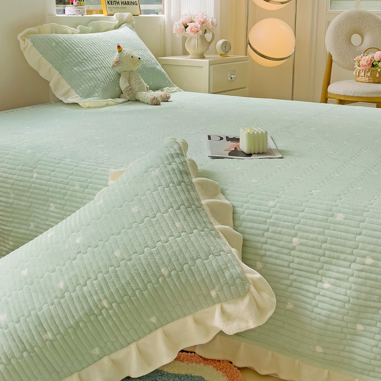 91家纺网 家纺一手货源 找家纺 漫时光 2025新款加厚牛奶绒花边床盖单品床盖床盖单件 爱心-浅绿