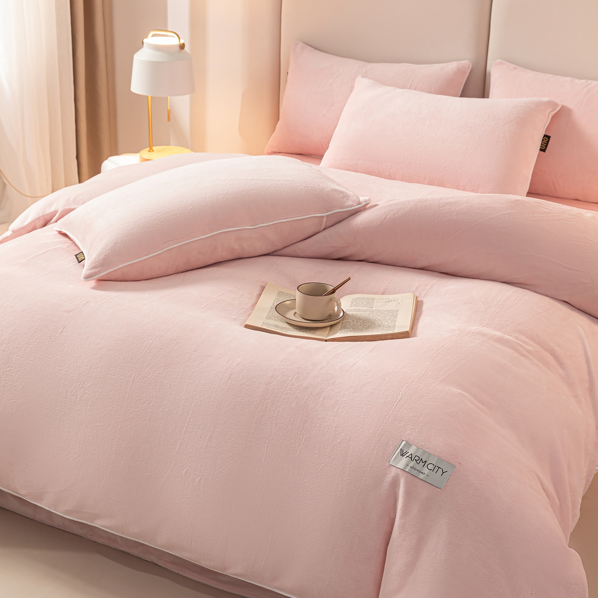 91家纺网 家纺一手货源 找家纺 吾诺家居 吾诺 2025 撞色边滚绳款牛奶绒四件套麻绳牛奶绒四件套 - 浅爱系列 悠粉