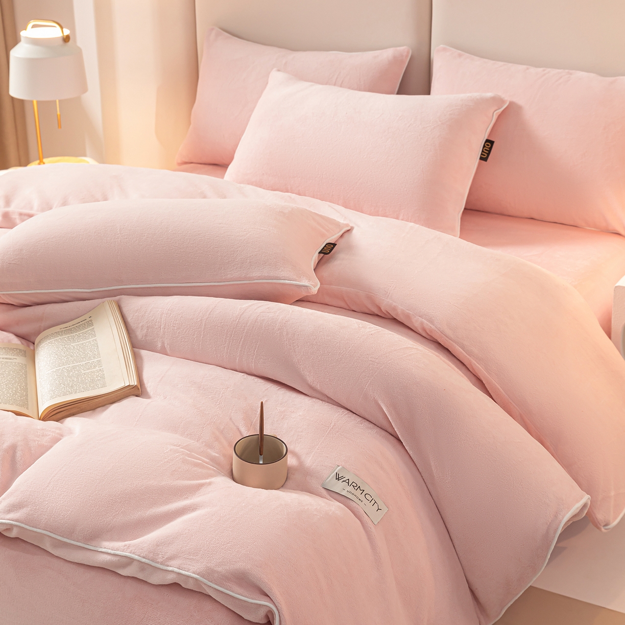 91家纺网 家纺一手货源 找家纺 吾诺家居 吾诺 2025 撞色边滚绳款牛奶绒四件套麻绳牛奶绒四件套 - 浅爱系列 悠粉