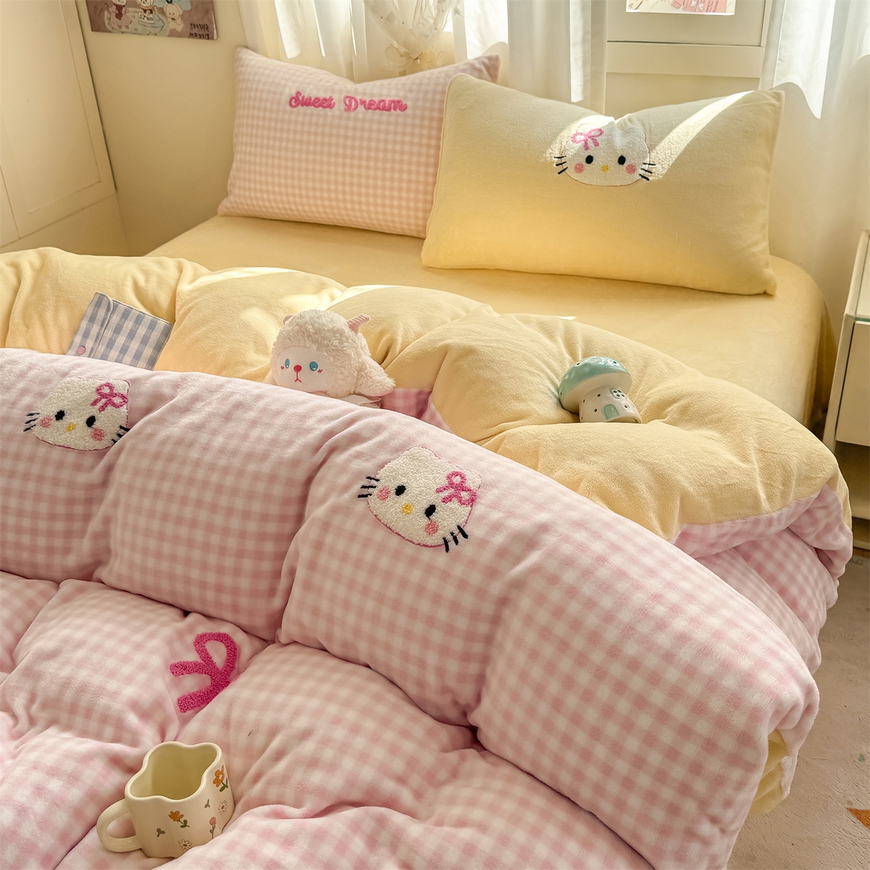 91家纺网 家纺一手货源 找家纺 （总）灰鲸 2025新款牛奶绒毛巾绣套件-猫咪蝴蝶结