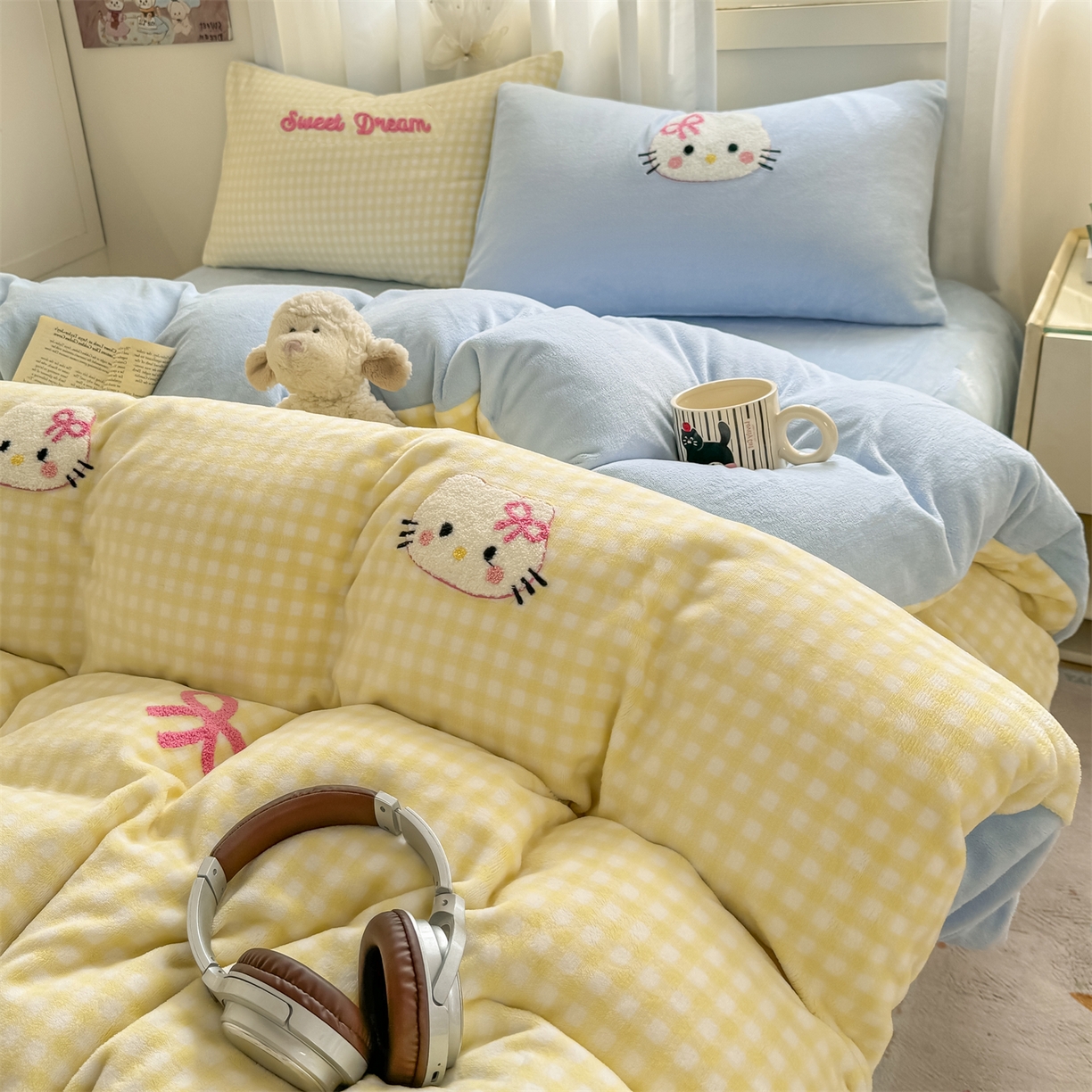 91家纺网 家纺一手货源 找家纺 灰鲸 2025新款牛奶绒毛巾绣套件-猫咪蝴蝶结 猫咪蝴蝶结-黄格+繁星蓝