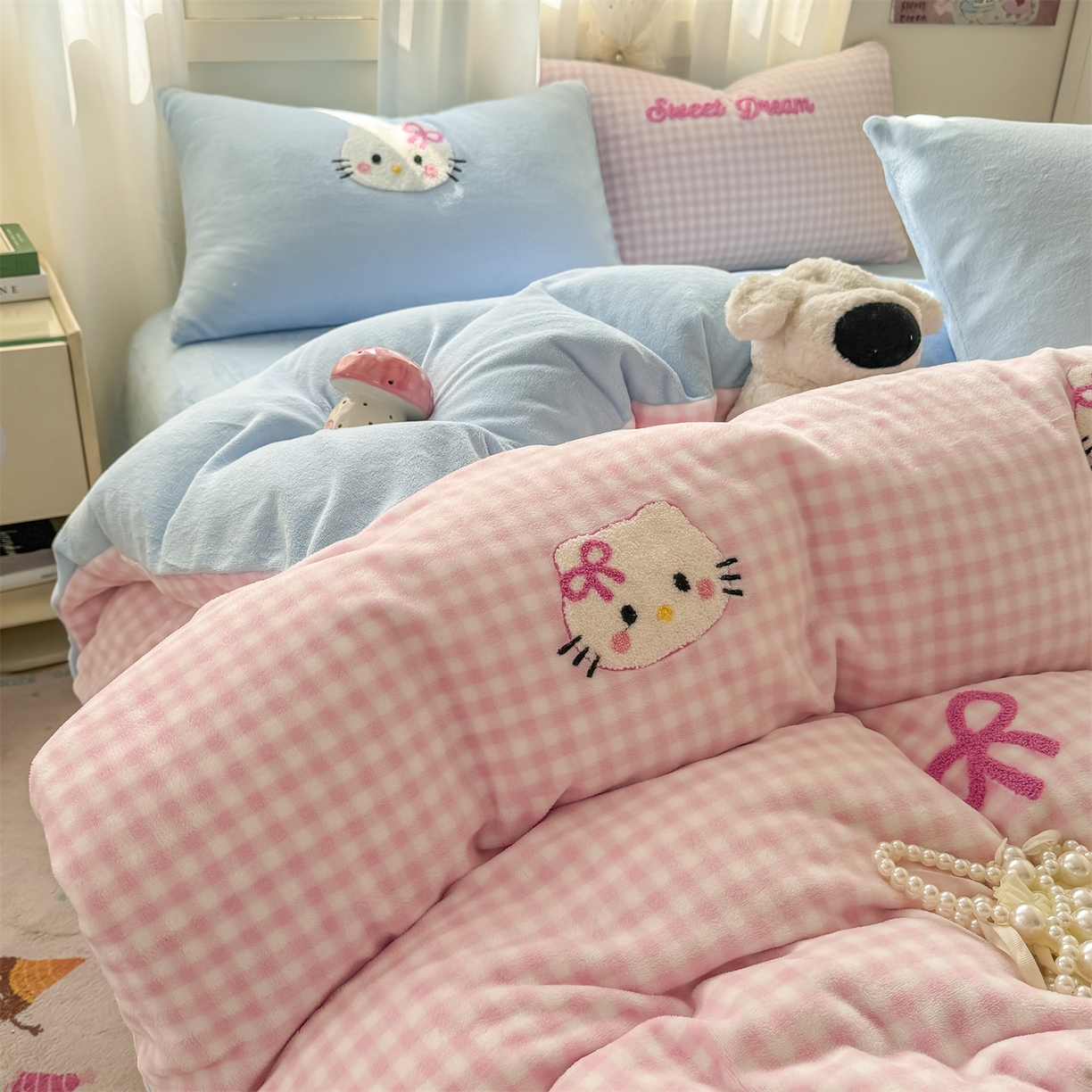 91家纺网 家纺一手货源 找家纺 （总）灰鲸 2025新款牛奶绒毛巾绣套件-猫咪蝴蝶结