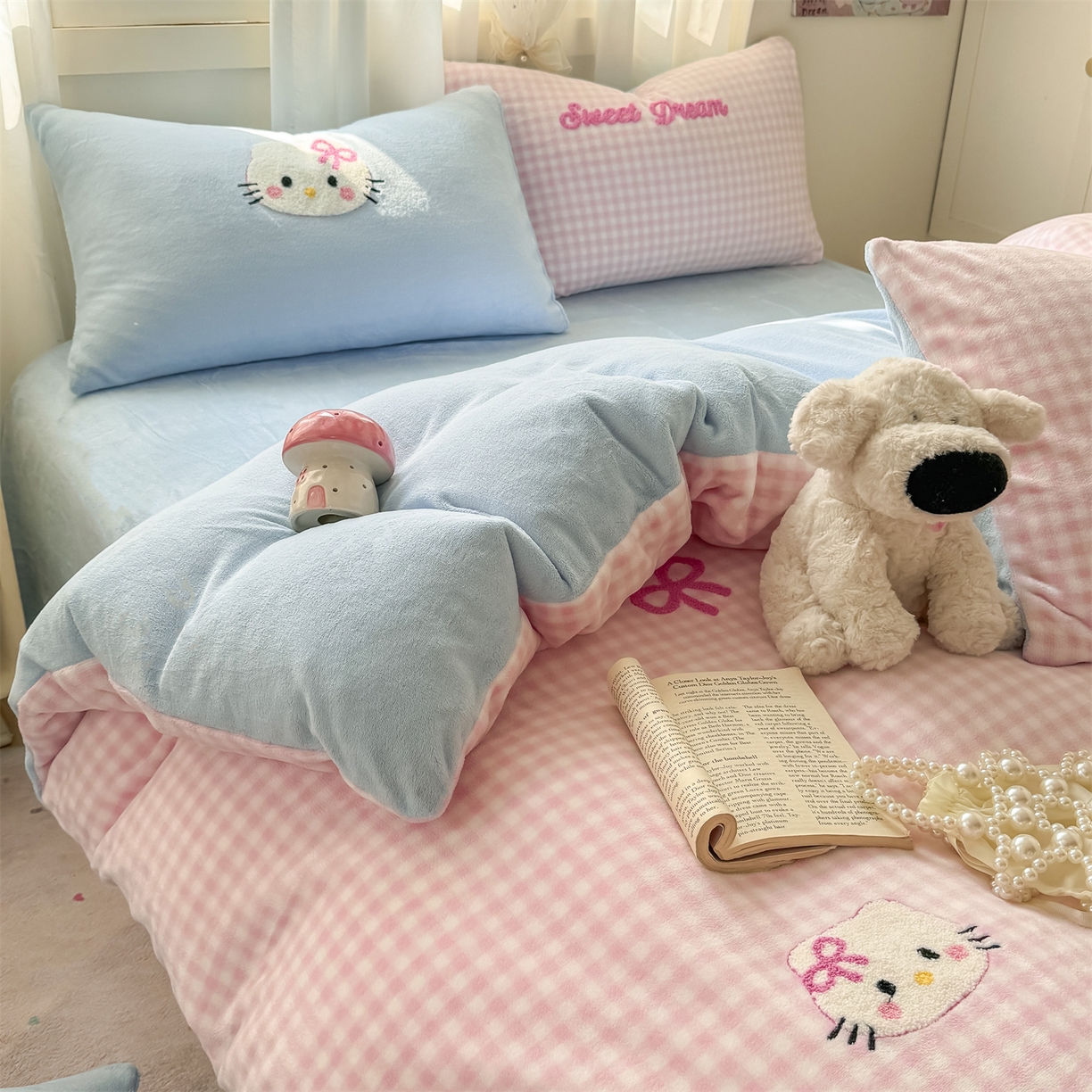 91家纺网 家纺一手货源 找家纺 （总）灰鲸 2025新款牛奶绒毛巾绣套件-猫咪蝴蝶结