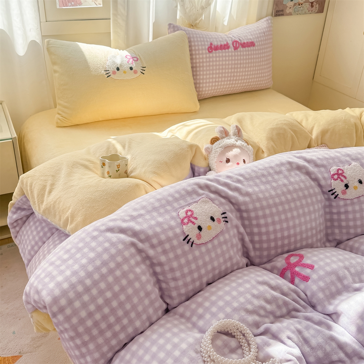 91家纺网 家纺一手货源 找家纺 灰鲸 2025新款牛奶绒毛巾绣套件-猫咪蝴蝶结 猫咪蝴蝶结-紫格+奶油黄