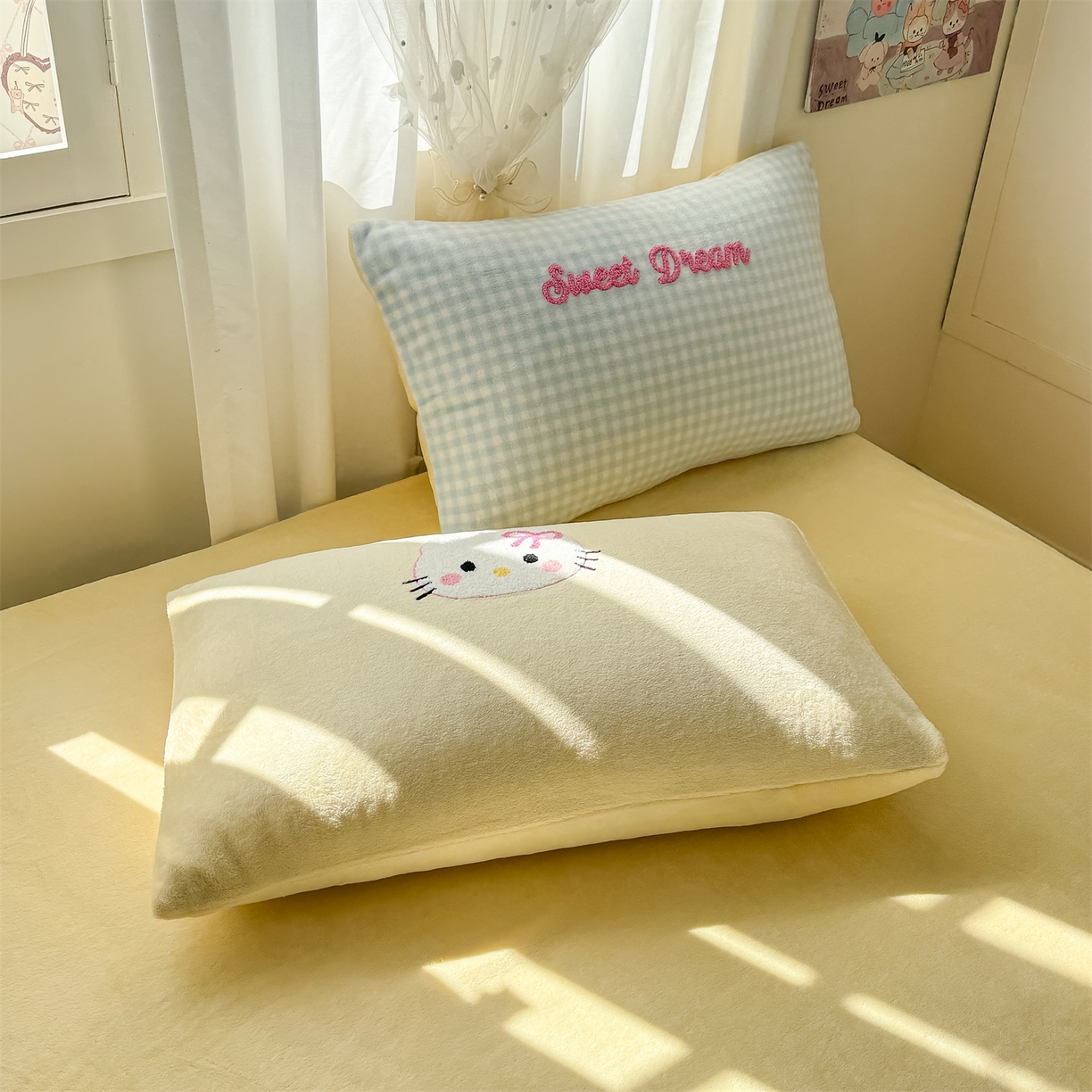 91家纺网 家纺一手货源 找家纺 灰鲸 2025新款牛奶绒毛巾绣套件-猫咪蝴蝶结 猫咪蝴蝶结-蓝格+奶油黄