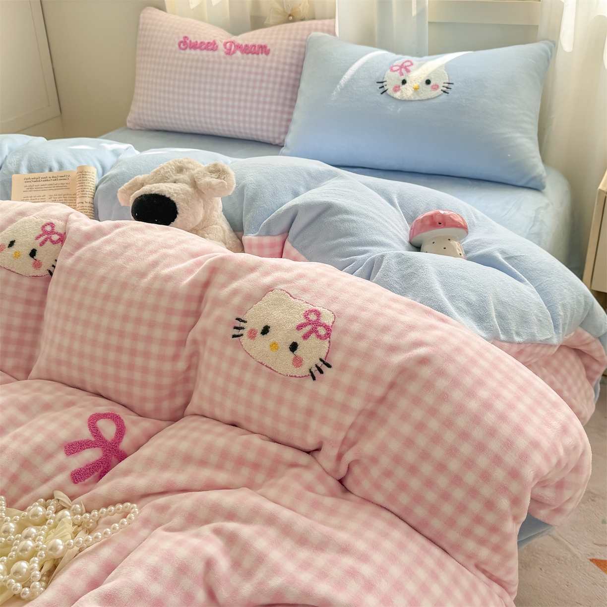 91家纺网 家纺一手货源 找家纺 （总）灰鲸 2025新款牛奶绒毛巾绣套件-猫咪蝴蝶结