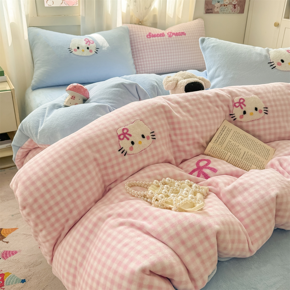 91家纺网 家纺一手货源 找家纺 （总）灰鲸 2025新款牛奶绒毛巾绣套件-猫咪蝴蝶结