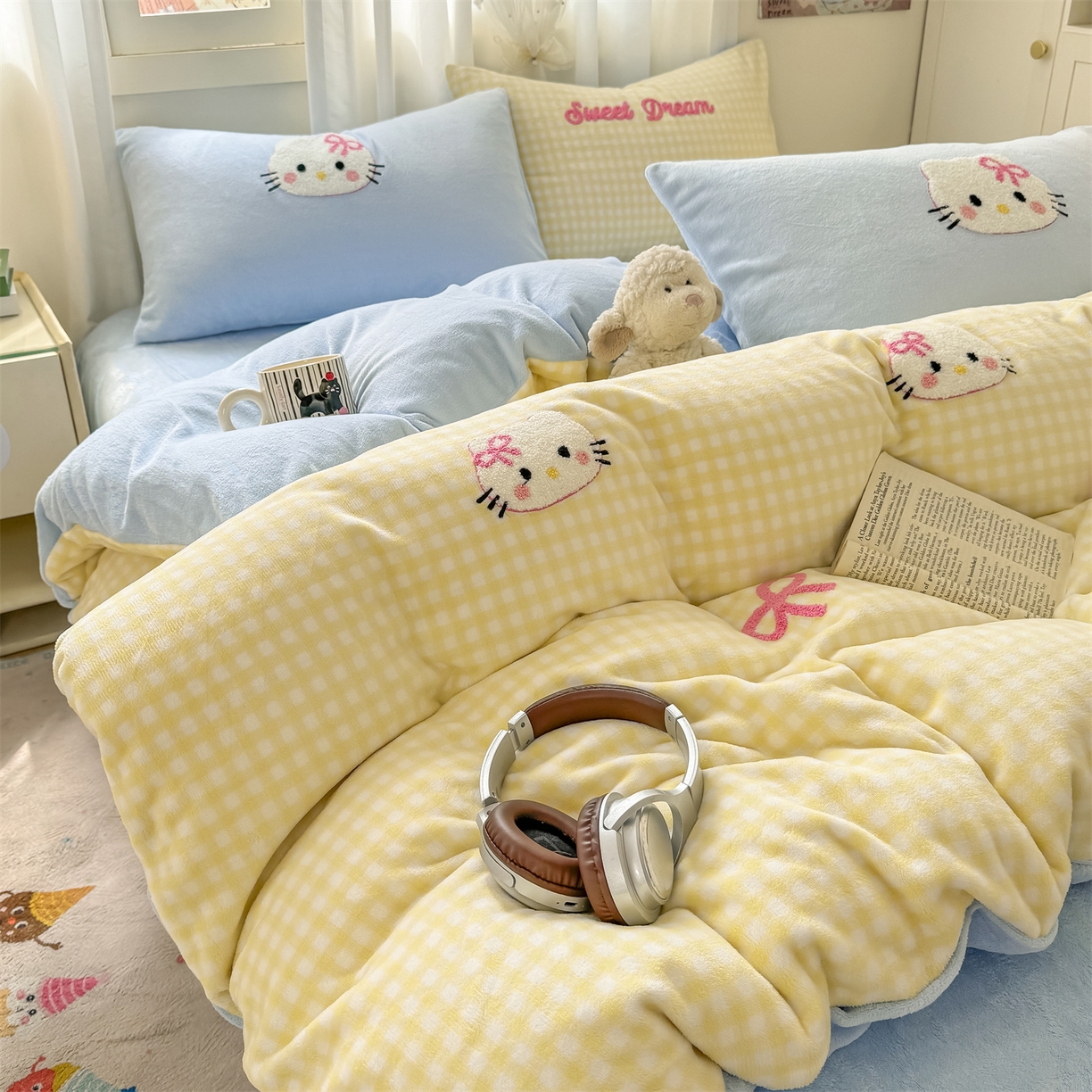 91家纺网 家纺一手货源 找家纺 灰鲸 2025新款牛奶绒毛巾绣套件-猫咪蝴蝶结 猫咪蝴蝶结-黄格+繁星蓝