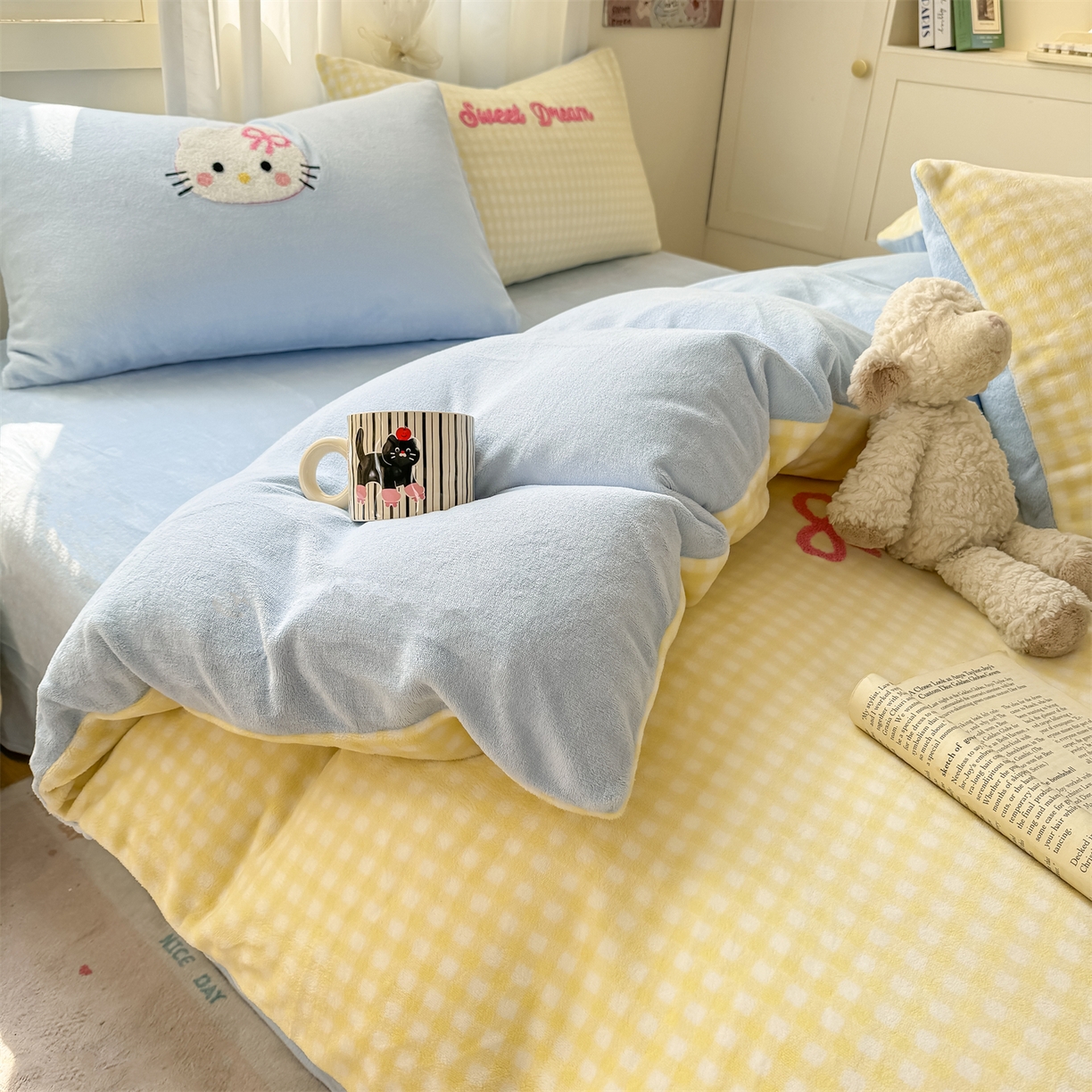 91家纺网 家纺一手货源 找家纺 灰鲸 2025新款牛奶绒毛巾绣套件-猫咪蝴蝶结 猫咪蝴蝶结-黄格+繁星蓝