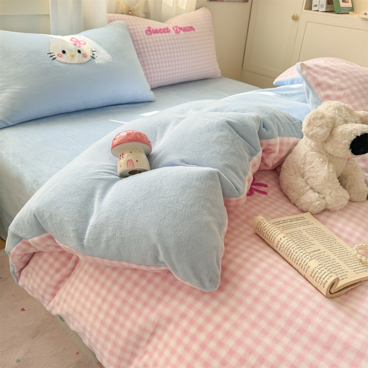 91家纺网 家纺一手货源 找家纺 （总）灰鲸 2025新款牛奶绒毛巾绣套件-猫咪蝴蝶结