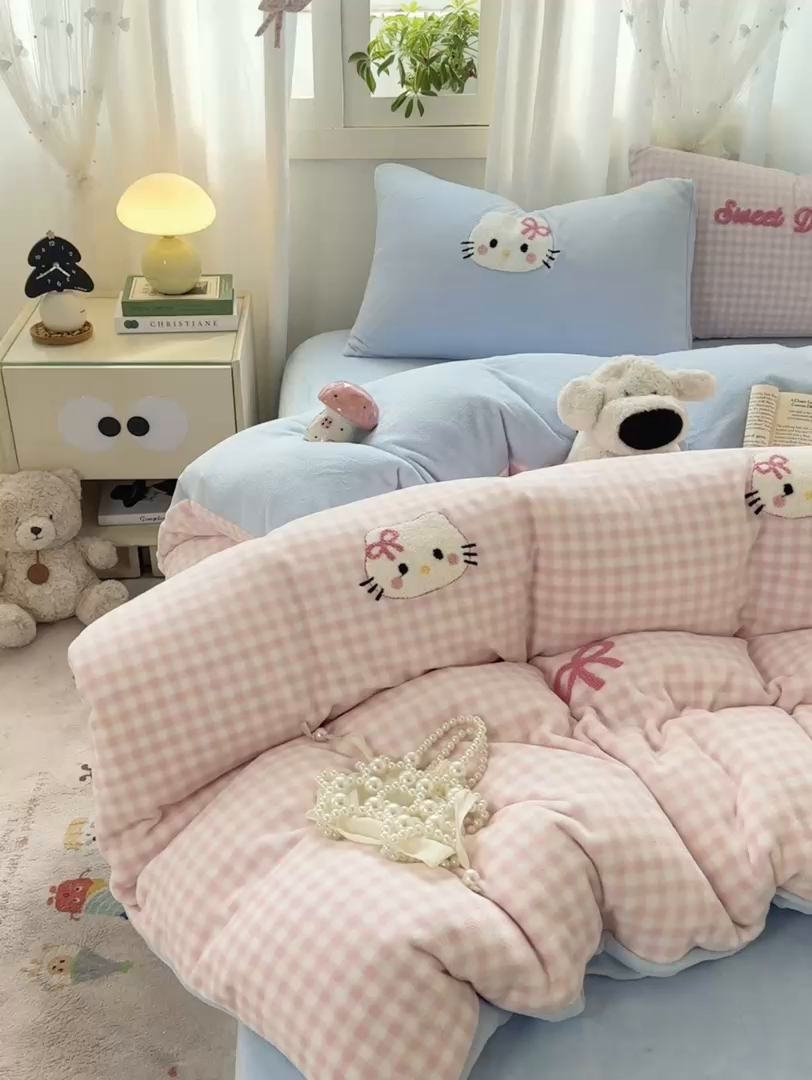 91家纺网 家纺一手货源 找家纺 （总）灰鲸 2025新款牛奶绒毛巾绣套件-猫咪蝴蝶结