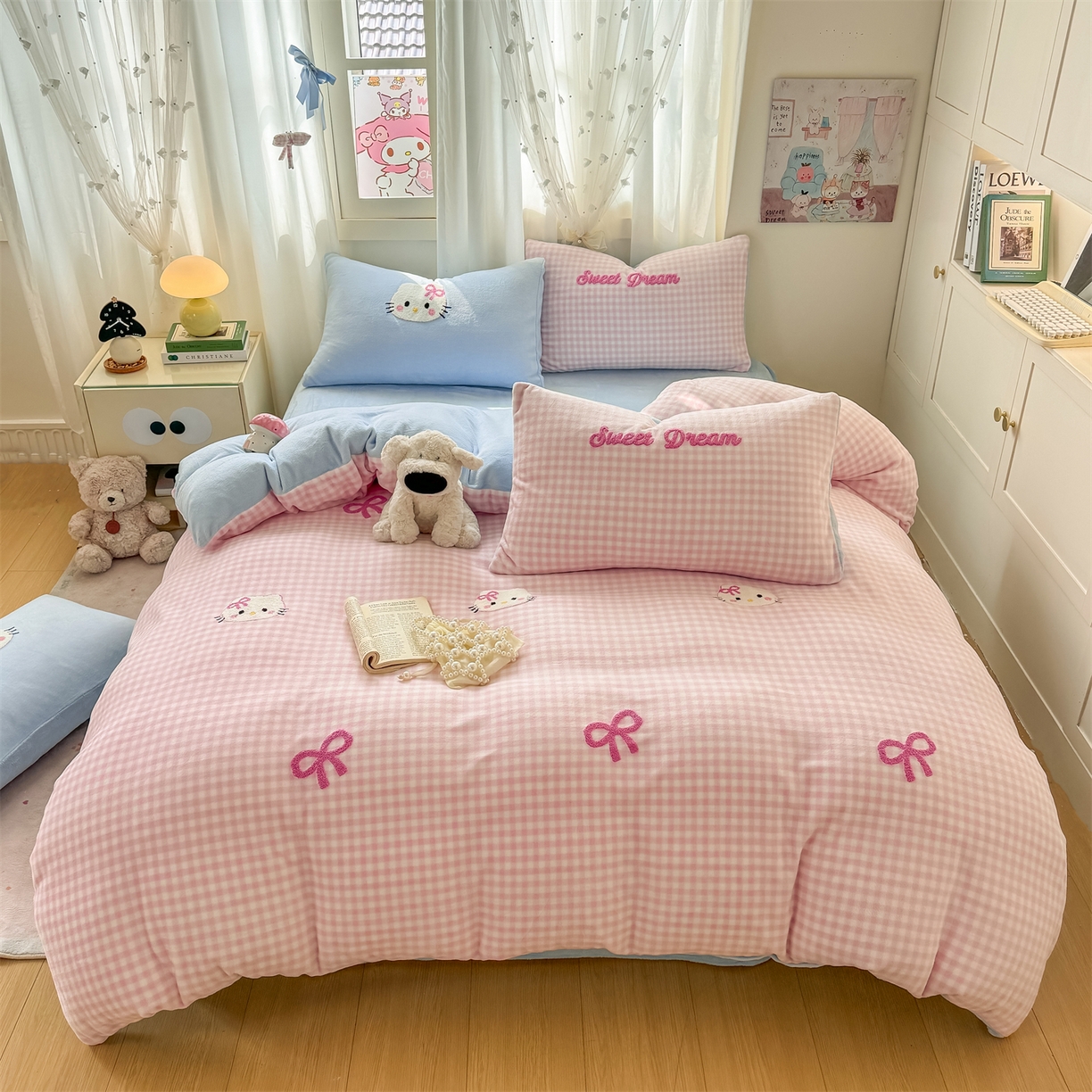 91家纺网 家纺一手货源 找家纺 灰鲸 2025新款牛奶绒毛巾绣套件-猫咪蝴蝶结 猫咪蝴蝶结-粉格+繁星蓝