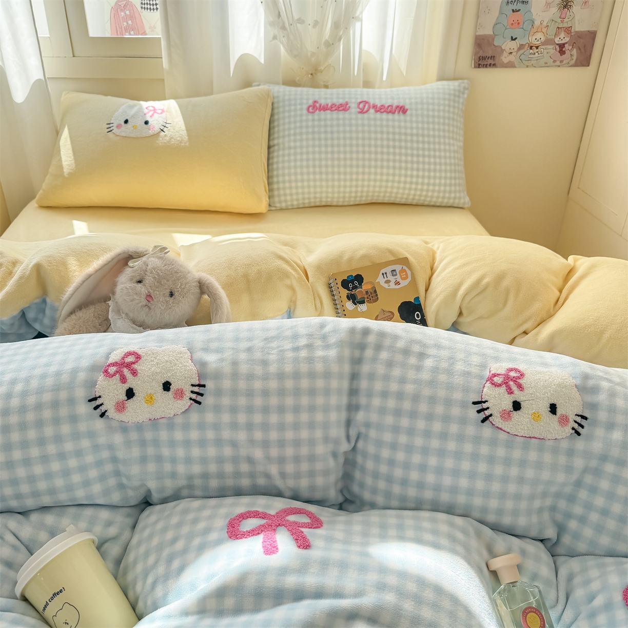 91家纺网 家纺一手货源 找家纺 灰鲸 2025新款牛奶绒毛巾绣套件-猫咪蝴蝶结 猫咪蝴蝶结-蓝格+奶油黄