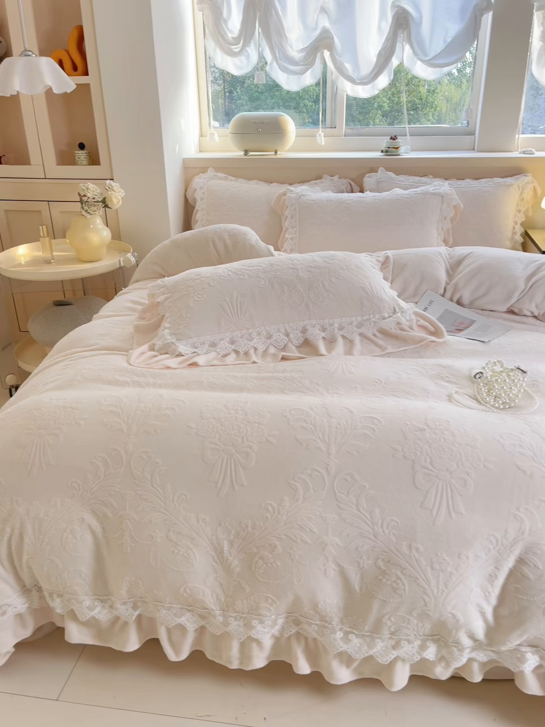 91家纺网 家纺一手货源 找家纺 锦格家纺 2024新款A类高克重牛奶绒四件套 艾洛薇【奶白】