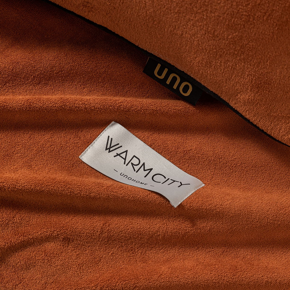 91家纺网 家纺一手货源 找家纺 吾秀家居 2025秋冬新款简约撞色边滚绳牛奶绒四件套-浅爱 浅爱-唐茶