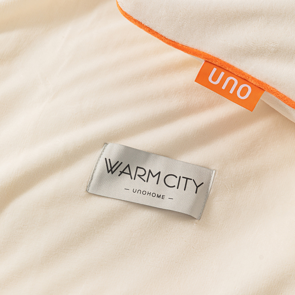 91家纺网 家纺一手货源 找家纺 吾秀家居 2025秋冬新款简约撞色边滚绳牛奶绒四件套-浅爱 浅爱-象牙白