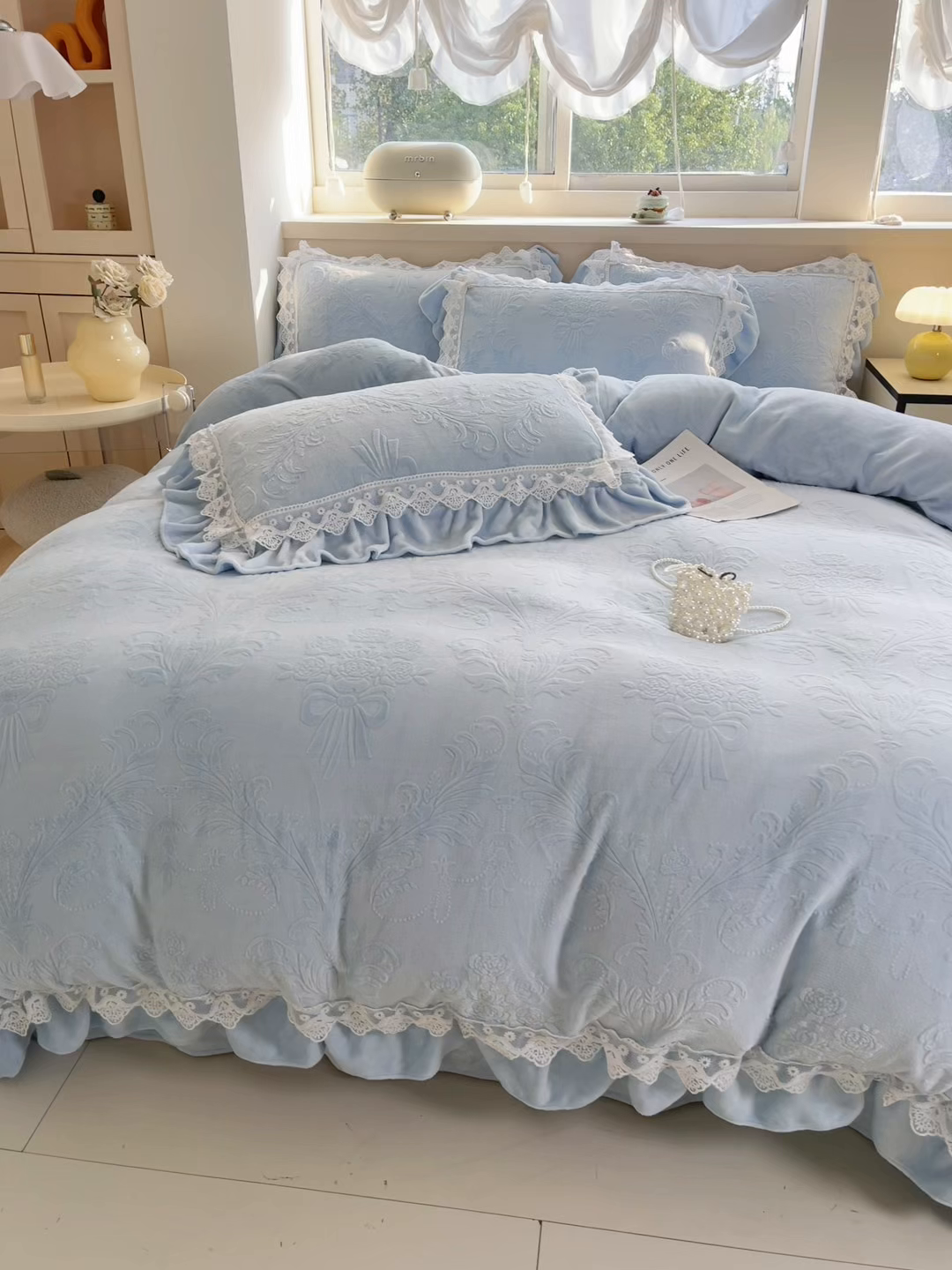 91家纺网 家纺一手货源 找家纺 锦格家纺 2024新款A类高克重牛奶绒四件套苏枚雅【天蓝】