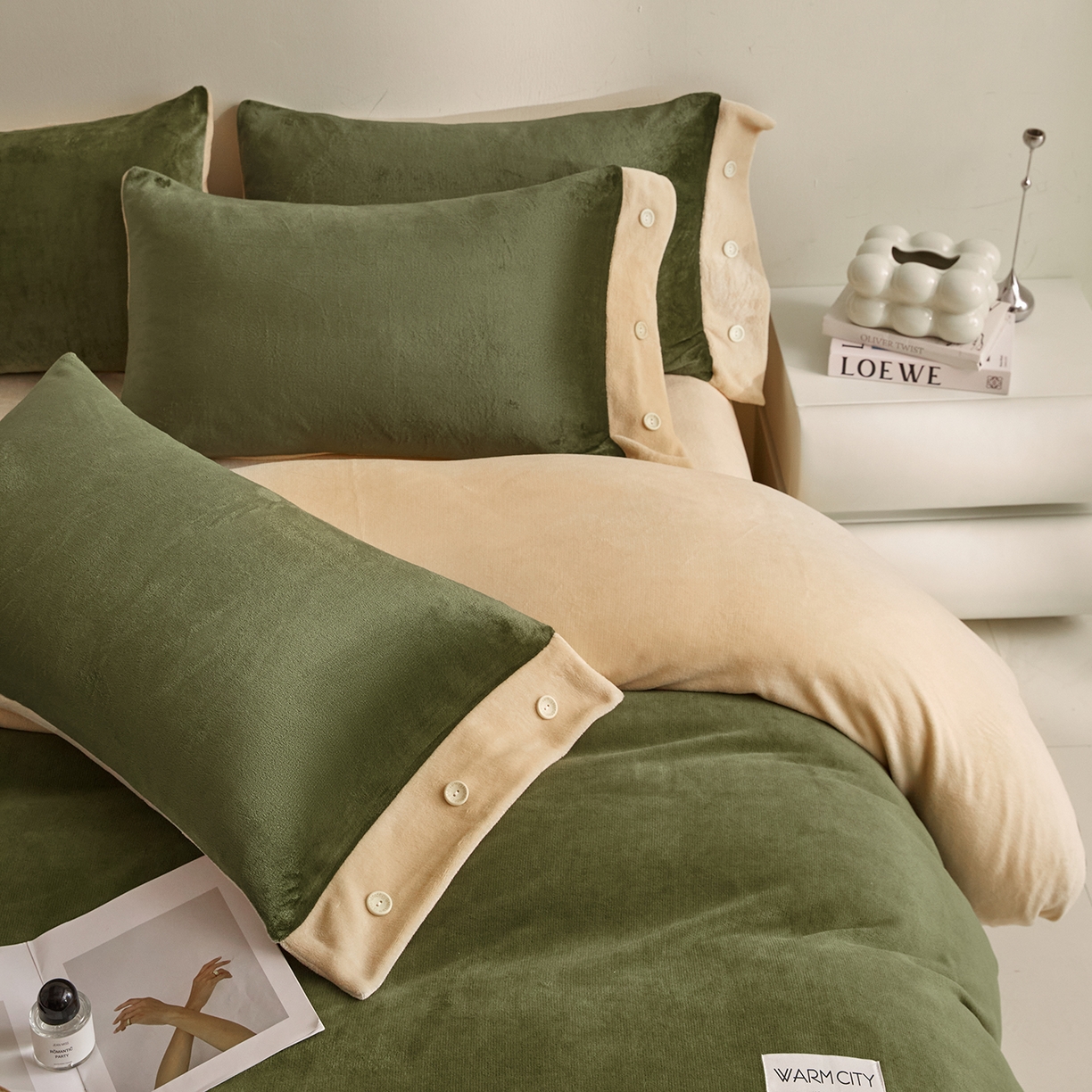 91家纺网 家纺一手货源 找家纺 吾秀家居 2025秋冬新款撞色纽扣边牛奶绒四件套-纽扣 纽扣-橄榄绿