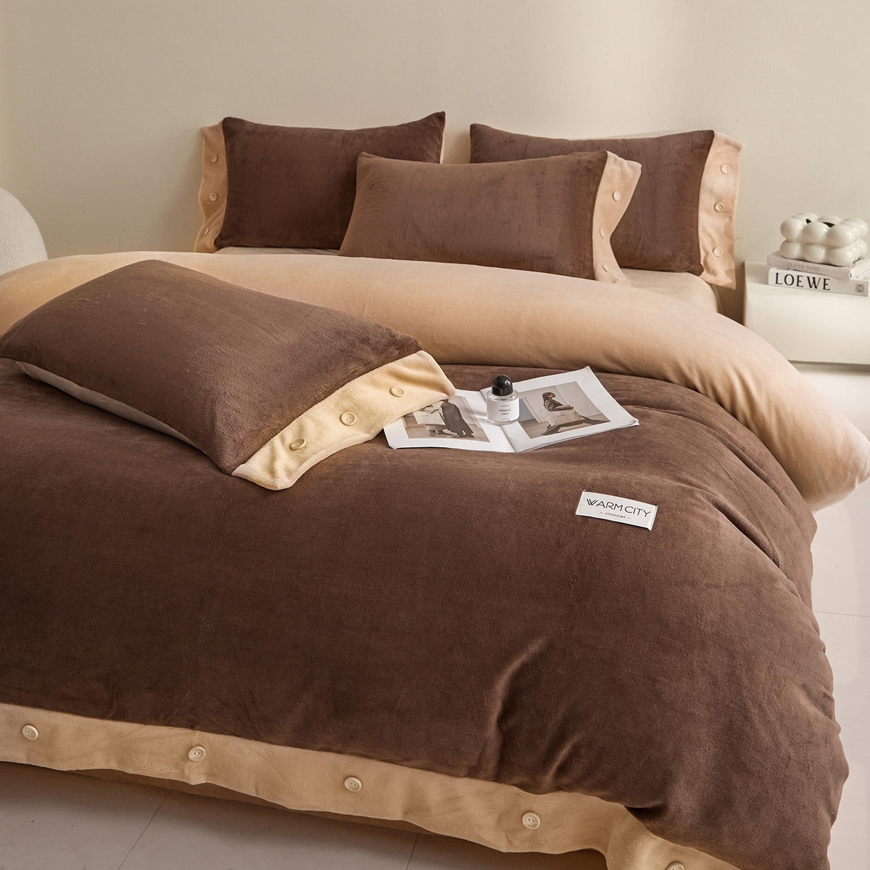 吾秀家居 2025秋冬新款撞色纽扣边牛奶绒四件套-纽扣 纽扣-可可棕