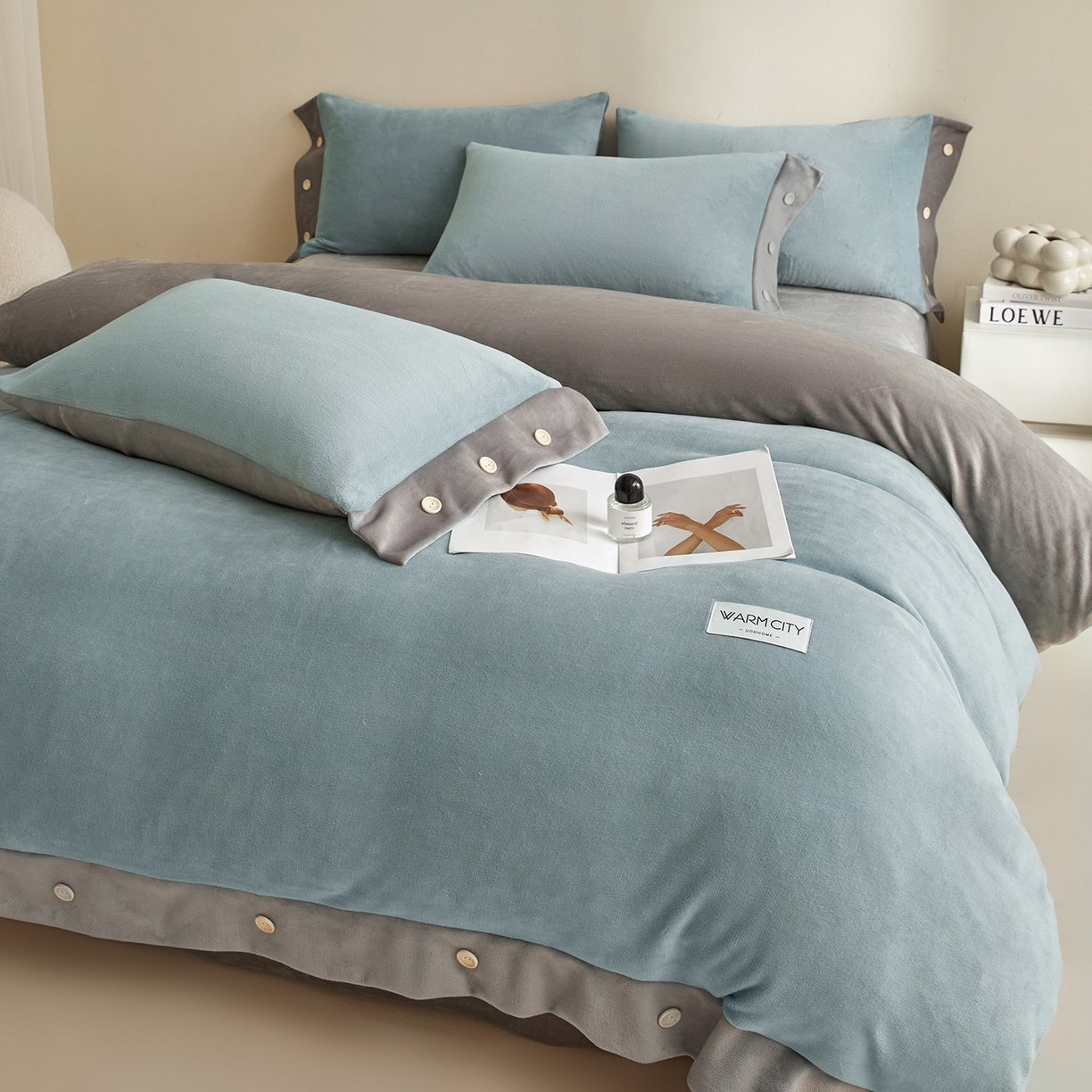 吾秀家居 2025秋冬新款撞色纽扣边牛奶绒四件套-纽扣 纽扣-浅灰兰