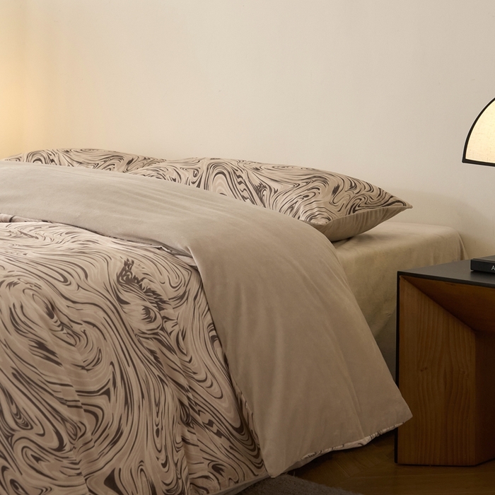 91家纺网 家纺一手货源 找家纺 ONE TWO ONE 121 2025秋冬新款牛奶绒德芙绒宝宝绒婴儿绒短毛绒四件套床单被套 游里-咖