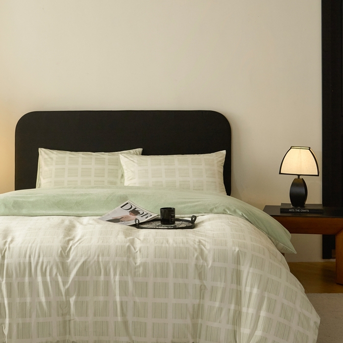 91家纺网 家纺一手货源 找家纺 ONE TWO ONE 121 2025秋冬新款牛奶绒德芙绒宝宝绒婴儿绒短毛绒四件套床单被套 明亮日记-米绿