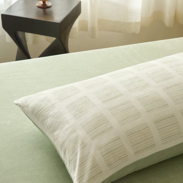 91家纺网 家纺一手货源 找家纺 ONE TWO ONE 121 2025秋冬新款牛奶绒德芙绒宝宝绒婴儿绒短毛绒四件套床单被套 明亮日记-米绿