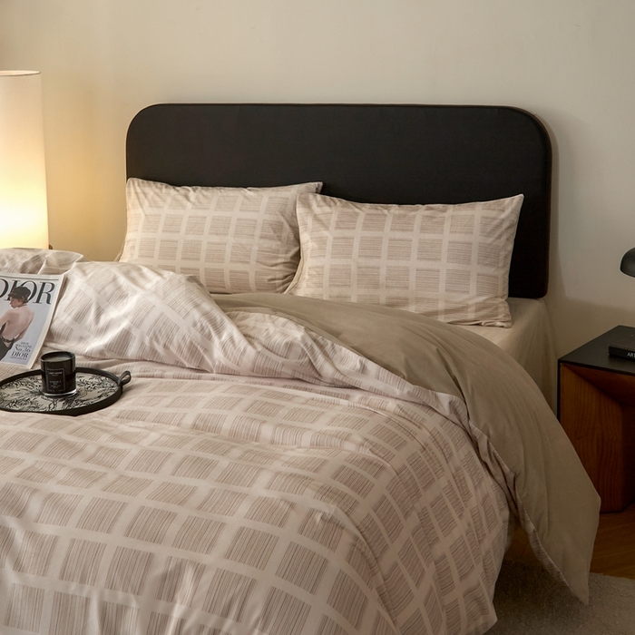 91家纺网 家纺一手货源 找家纺 ONE TWO ONE 121 2025秋冬新款牛奶绒德芙绒宝宝绒婴儿绒短毛绒四件套床单被套 明亮日记-奶杏