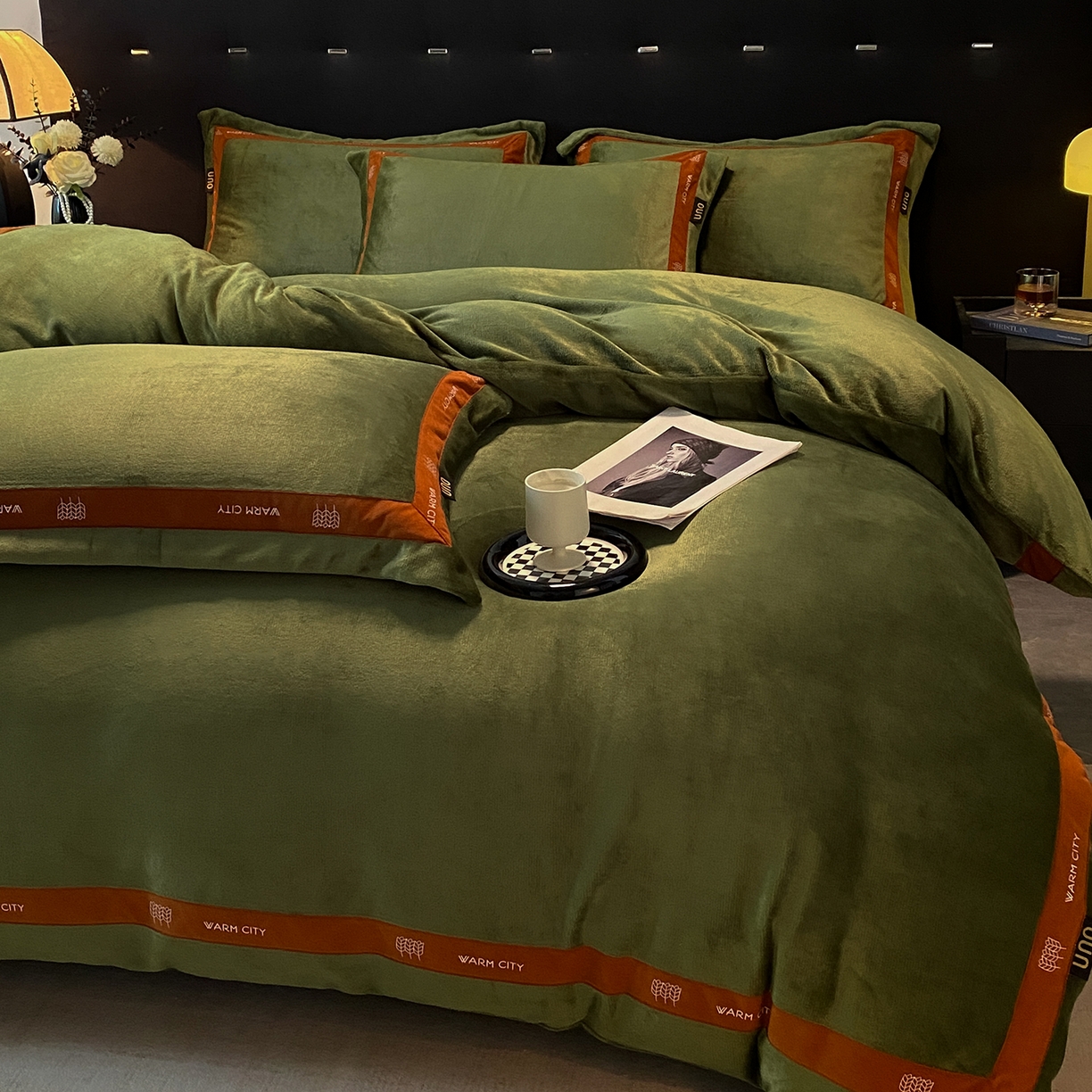 91家纺网 家纺一手货源 找家纺 （总）吾秀家居 2025新款简约织带款牛奶绒四件套-格调