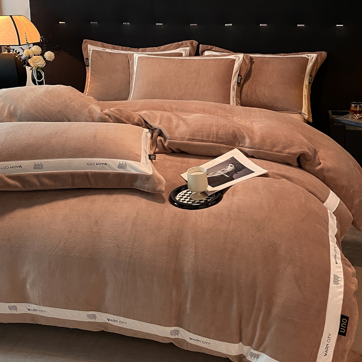 吾秀家居 2025新款简约织带款牛奶绒四件套-格调 格调-橡木棕