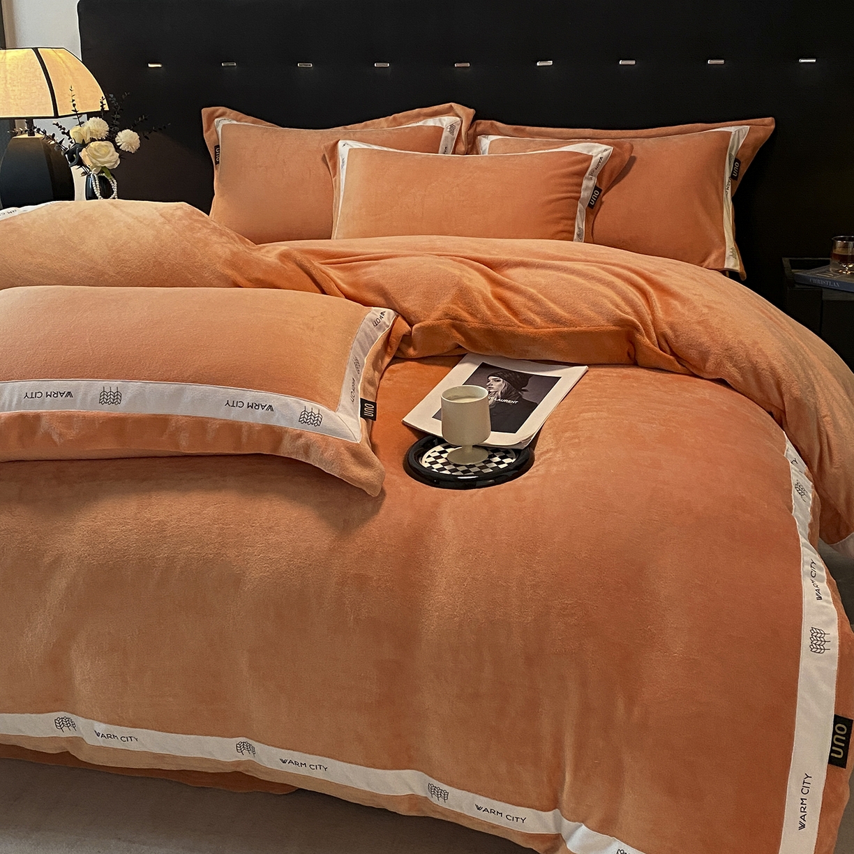 吾秀家居 2025新款简约织带款牛奶绒四件套-格调 格调-桔色