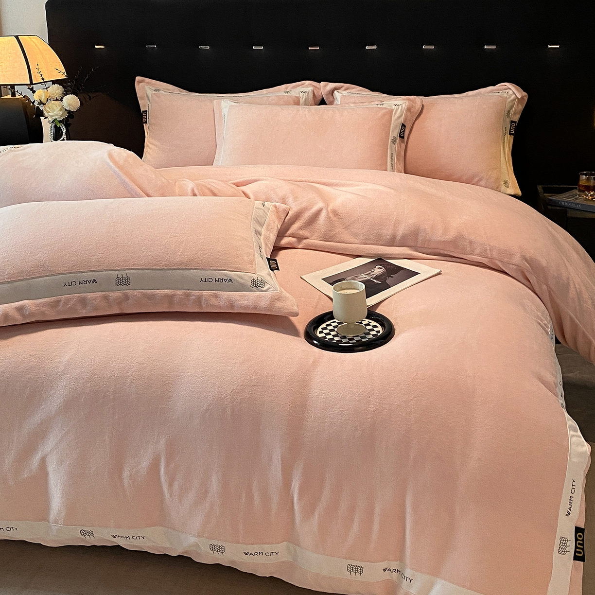 吾秀家居 2025新款简约织带款牛奶绒四件套-格调 格调-悠粉