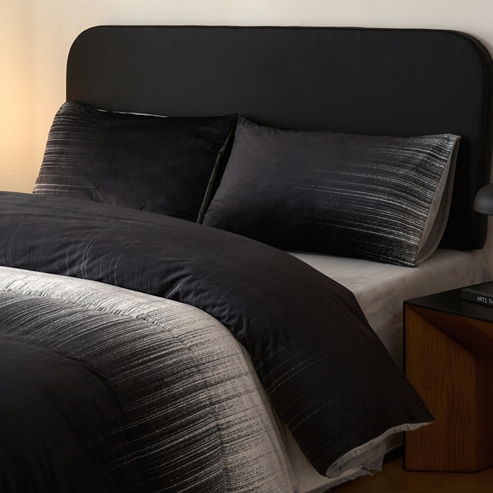 91家纺网 家纺一手货源 找家纺 ONE TWO ONE 121 2025秋冬新款牛奶绒德芙绒宝宝绒婴儿绒短毛绒四件套床单被套 光辉岁月-灰