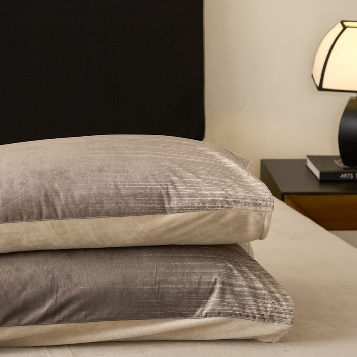 91家纺网 家纺一手货源 找家纺 ONE TWO ONE 121 2025秋冬新款牛奶绒德芙绒宝宝绒婴儿绒短毛绒四件套床单被套 光辉岁月-咖