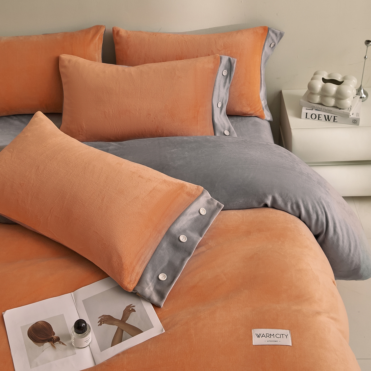 91家纺网 家纺一手货源 找家纺 绒城 2025秋冬新款撞色纽扣边牛奶绒四件套-纽扣 纽扣-桔色