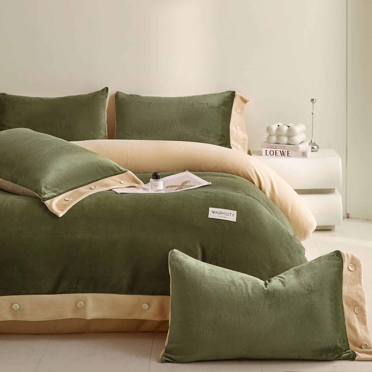91家纺网 家纺一手货源 找家纺 绒城 2025秋冬新款撞色纽扣边牛奶绒四件套-纽扣 纽扣-橄榄绿