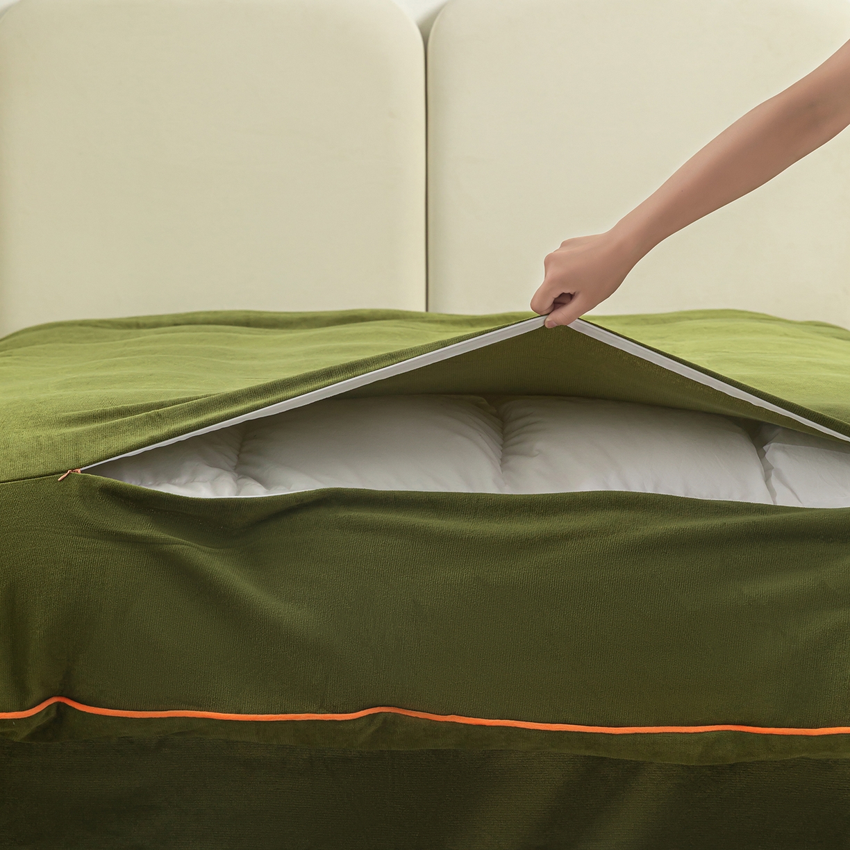 91家纺网 家纺一手货源 找家纺 绒城 2025秋冬新款简约撞色边滚绳牛奶绒四件套-浅爱 浅爱-橄榄绿