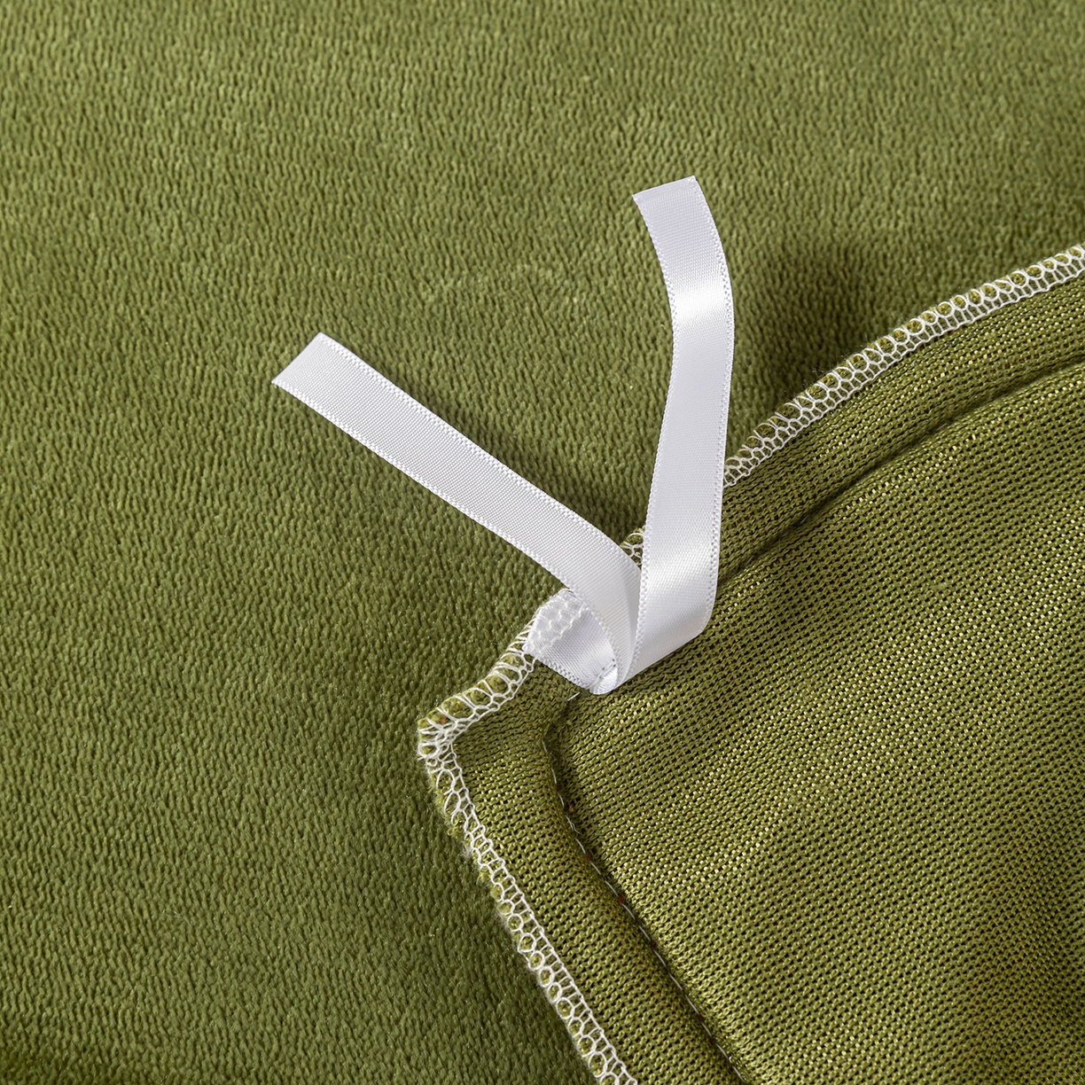 91家纺网 家纺一手货源 找家纺 绒城 2025秋冬新款简约撞色边滚绳牛奶绒四件套-浅爱 浅爱-橄榄绿