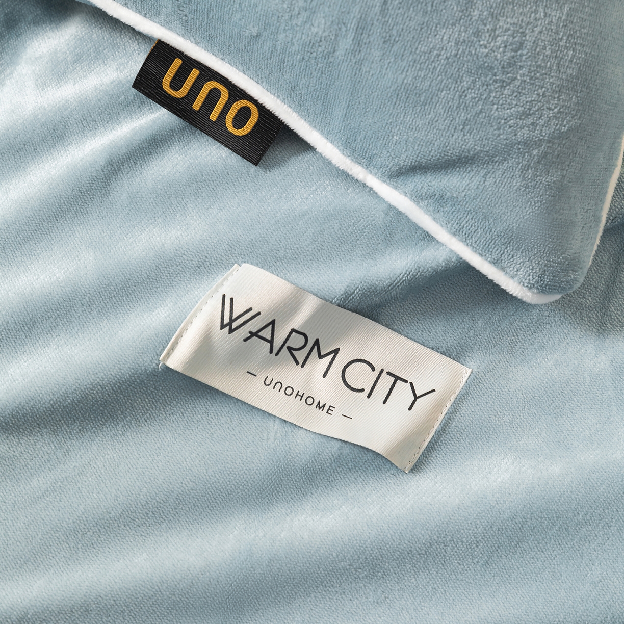 91家纺网 家纺一手货源 找家纺 绒城 2025秋冬新款简约撞色边滚绳牛奶绒四件套-浅爱 浅爱-浅灰兰