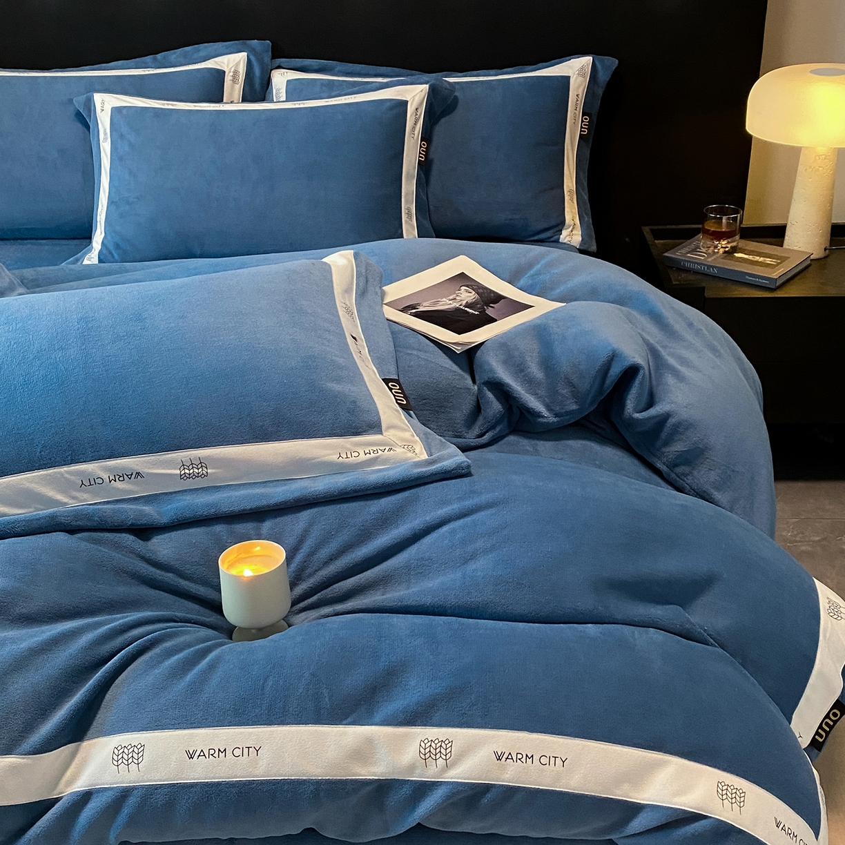 91家纺网 家纺一手货源 找家纺 绒城 2025新款简约织带款牛奶绒四件套-格调 格调-景泰蓝