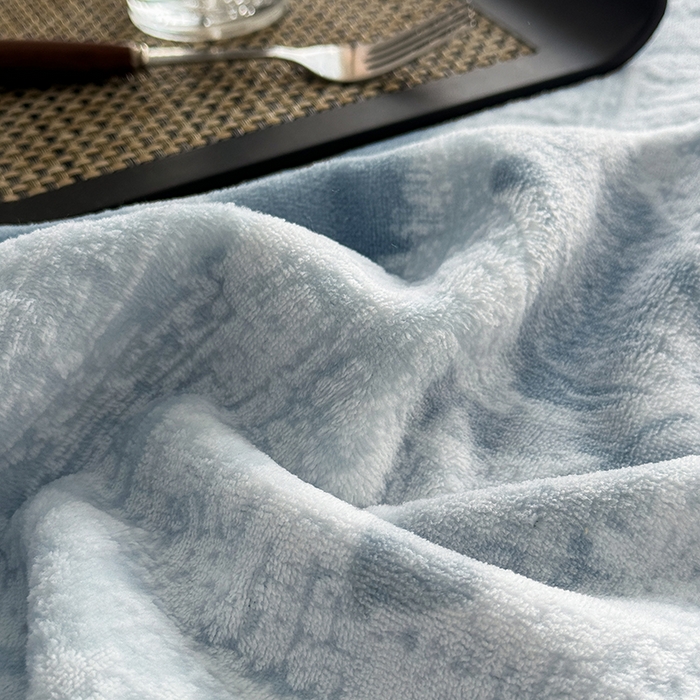 91家纺网 家纺一手货源 找家纺 （总）金盛纺 2025新款亲肤舒适高克重雕花绒系列四件套（可定制）