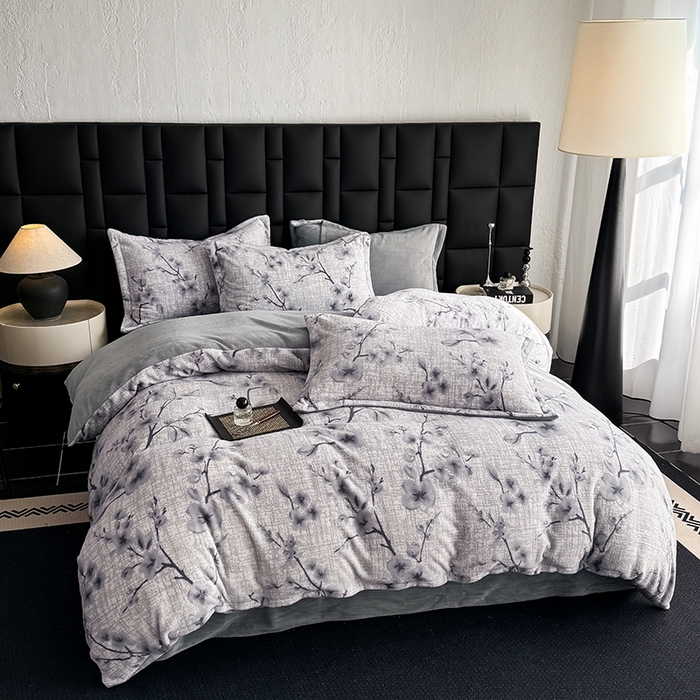 91家纺网 家纺一手货源 找家纺 （总）金盛纺 2025新款亲肤舒适高克重雕花绒系列四件套（可定制）