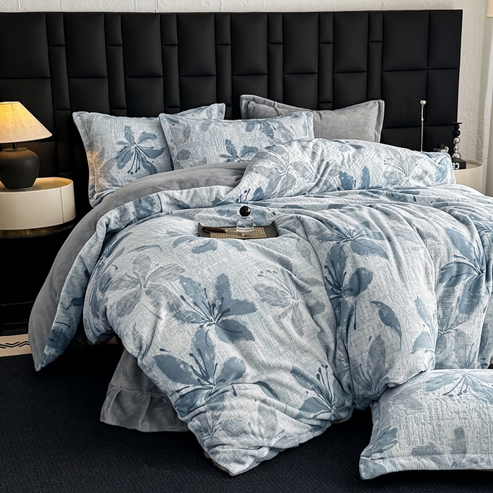 91家纺网 家纺一手货源 找家纺 （总）金盛纺 2025新款亲肤舒适高克重雕花绒系列四件套（可定制）